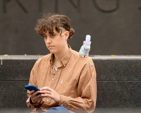 Folks grant me a ample space’: My unusual week of wearing shoulder plushies
